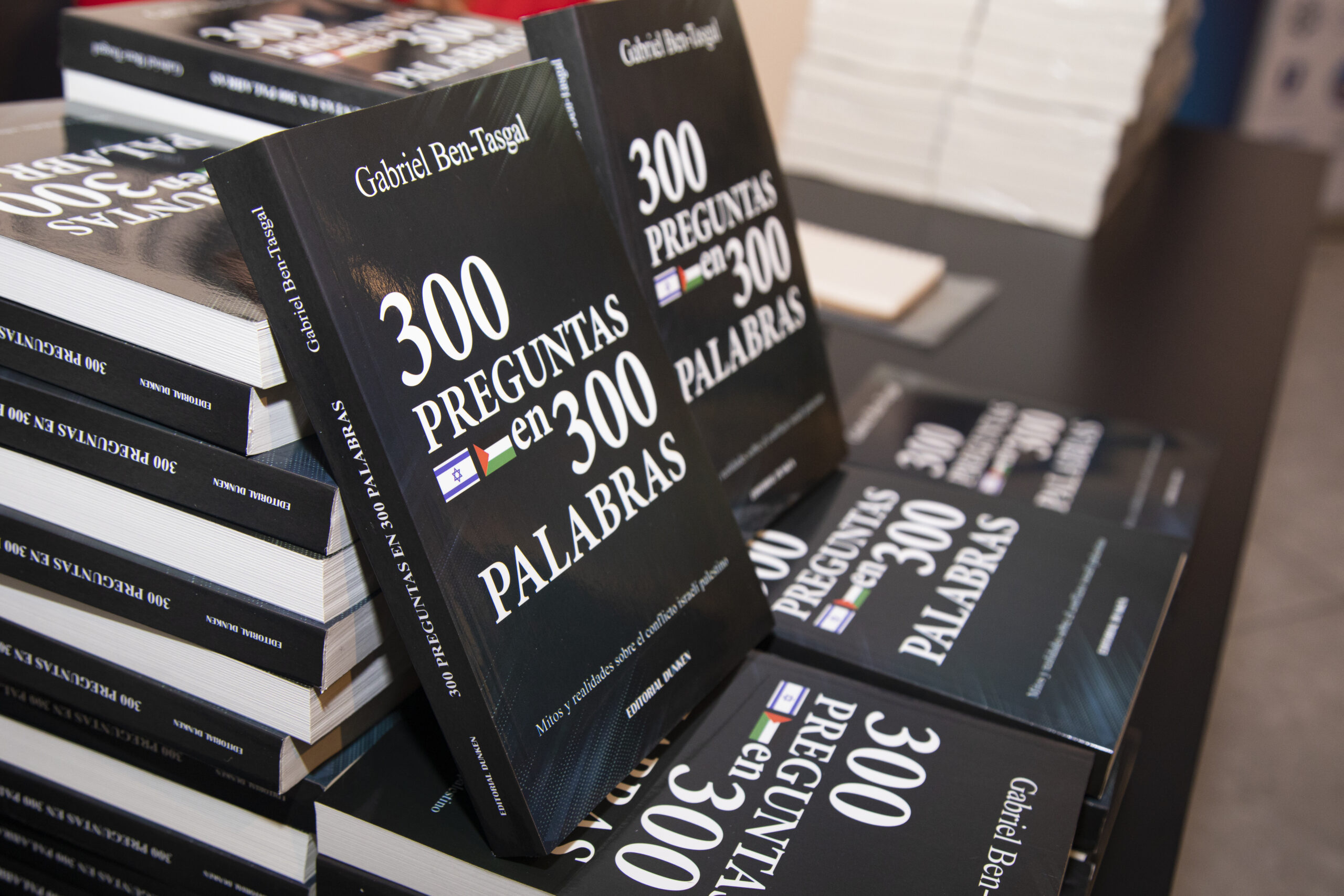 ¡Ya está en Amazon el exitoso libro 300 preguntas en 300 palabras de Gabriel Ben-Tasgal!