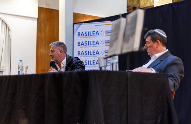 Gabriel Ben Tasgal presenta su libro sobre Antisemitismo